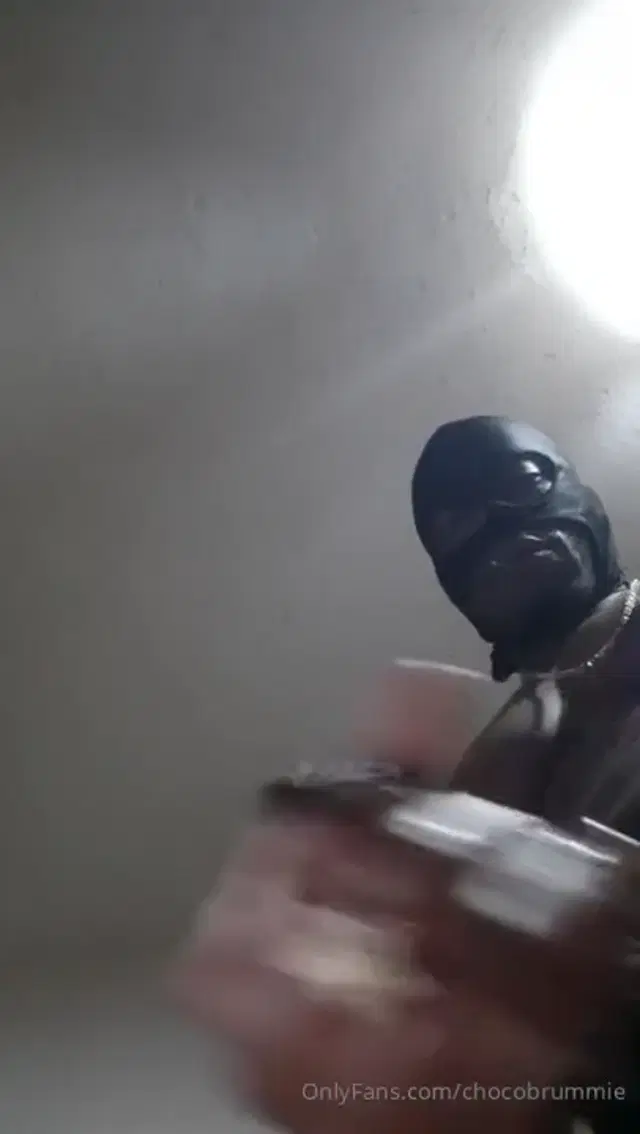 ChocolateBrummie aka chocobrummie – 11-15-2025 OnlyFans Video – Its Feeding time how hungry are you Open wide let me fill you up with all