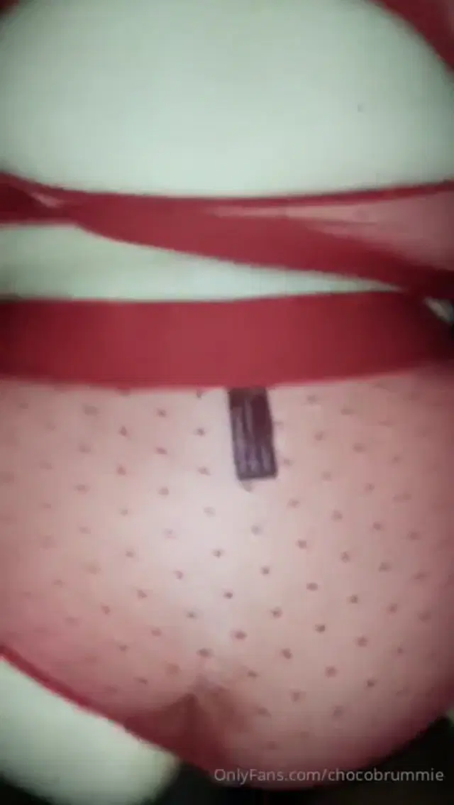 ChocolateBrummie aka chocobrummie – 05-14-2025 OnlyFans Video – Dressed in Red for Daddys Pussy pleasure