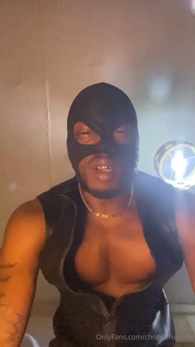 ChocolateBrummie aka chocobrummie – 12-30-2025 OnlyFans Video – Bow down And pay your respects and tributes to your Black Master