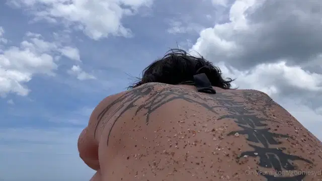 Gooniesyd aka gooniesyd – 05-12-2026 OnlyFans Video – I could play in the sand for hours