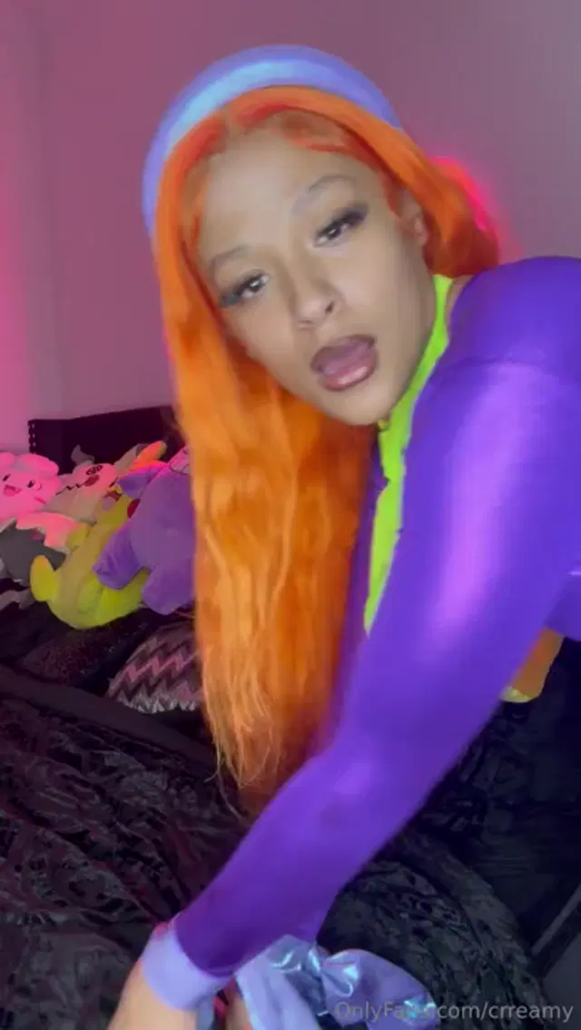 Jaylynn crreamy aka crreamy – 11-04-2024 OnlyFans Video – dressed up as Daphne Blake oiled my fat ass amp double penetrating myself till I squirted
