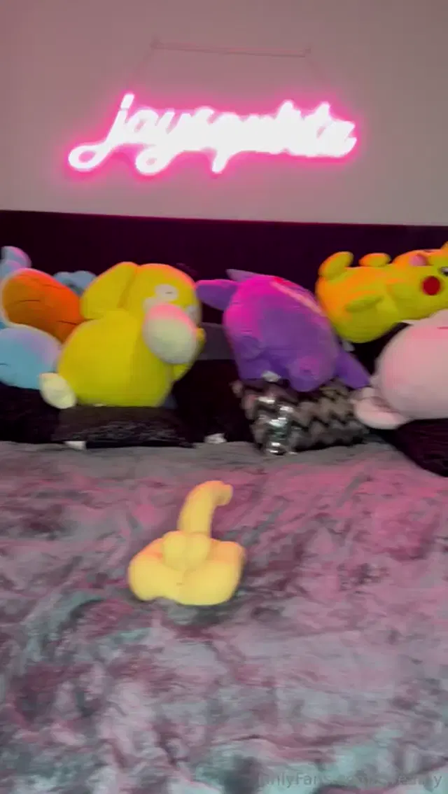 Jaylynn crreamy aka crreamy – 11-11-2024 OnlyFans Video – got a new dildo to play with_0qv8