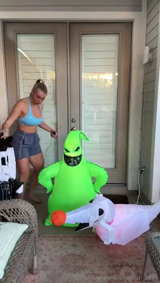 Madison Skyy aka madison_skyy – 10-13-2025 OnlyFans Video – I always have such a hard time figuring out what to send ya’ll