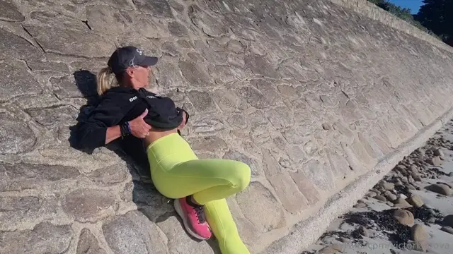 Victoria Nova aka victoria.nova – 09-11-2025 OnlyFans Video – Still want some sun ! Encore envie de soleil !