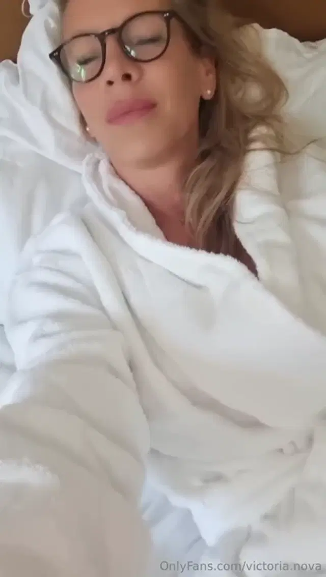 Victoria Nova aka victoria.nova – 01-15-2026 OnlyFans Video – Good Morning ! Have a lovely day everyone ! Kiss
