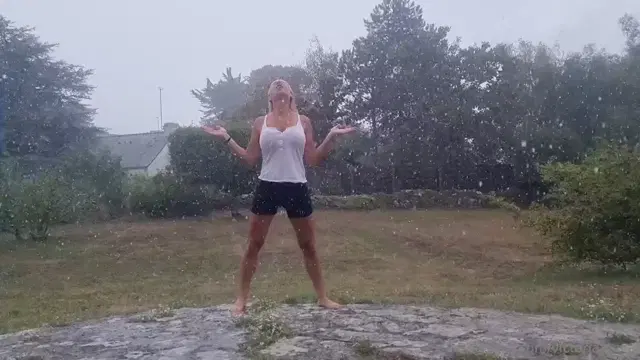 Victoria Nova aka victoria.nova – 08-26-2025 OnlyFans Video – Sunnyrainy afternoon !