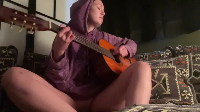 Ruby robusta aka rubyxrobusta – 12-27-2024 OnlyFans Video – Let me sing you lullabies to sleep boo
