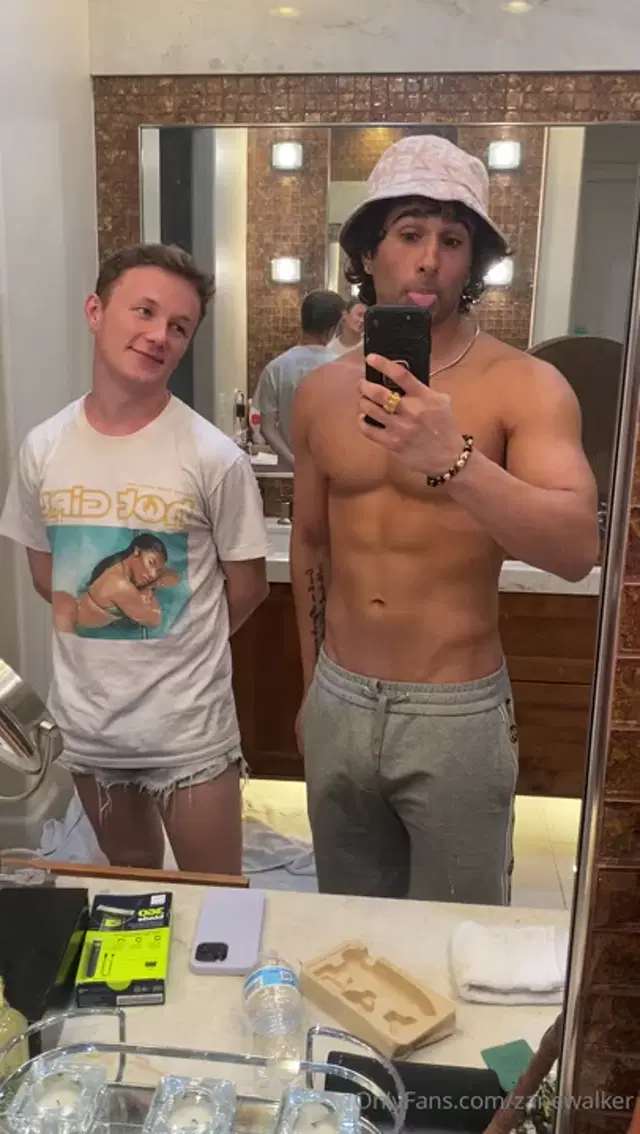 Zane Walker aka zanewalker – 08-29-2024 OnlyFans Video – Scroll for preview pics hahaha, fucked around and domd this Australian twink in the shower, sending