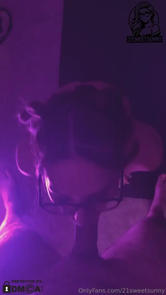 21sweetSunny aka 21sweetsunny – 06-29-2025 OnlyFans Video – Lefekvs eltt egy gyors orgazmus
