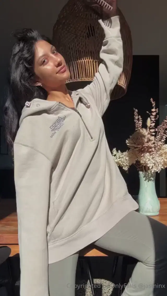 Jasminx aka jasminx – 09-05-2024 OnlyFans Video – no makeup stripping vid! i spontaneously decided to take this morning once seeing this beautiful sun