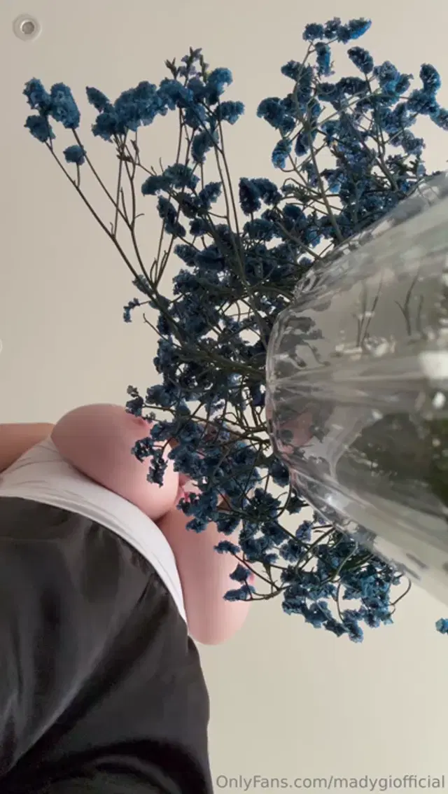 Mady_Gio aka madygiofficial – 07-18-2024 OnlyFans Video – Tits between flowers