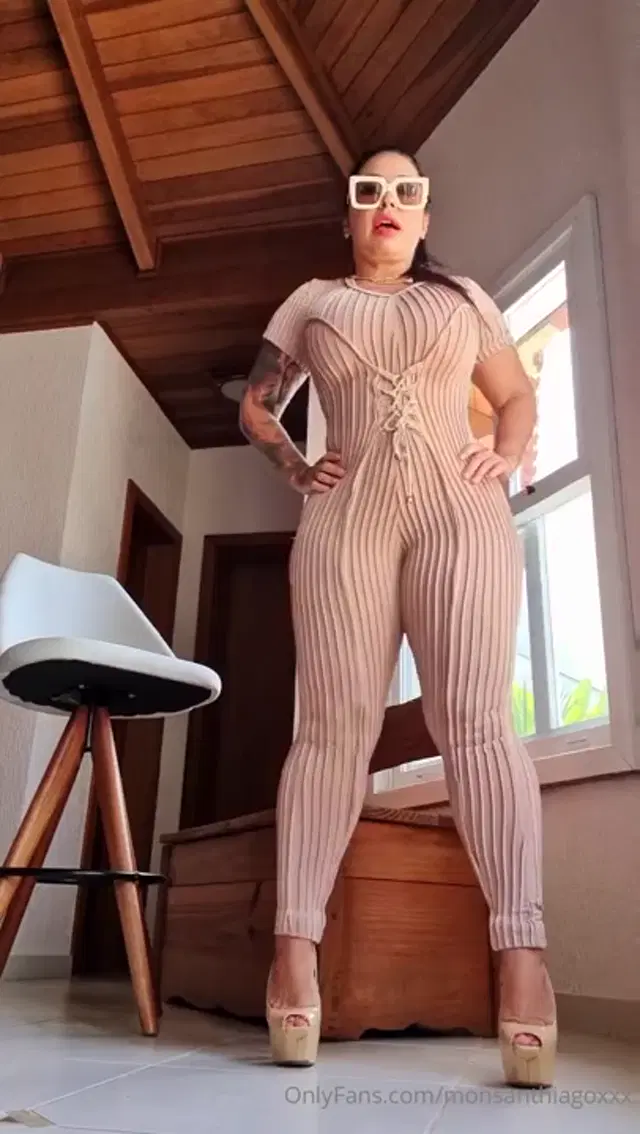 Monica Santhiago aka monsanthiagoxxx – 03-11-2024 OnlyFans Video – You walk with me on the street with that outfit
