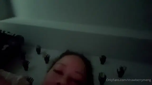 Strawberry aka strawberrymeng – 06-04-2026 OnlyFans Video – More content coming