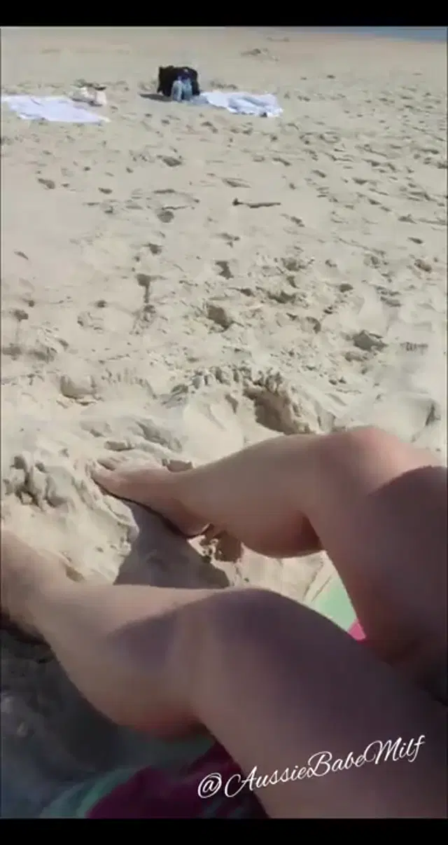 AussieBabeM aka aussiebabem – 04-15-2024 OnlyFans Video – Some holiday snaps from a couple of weeks ago_2