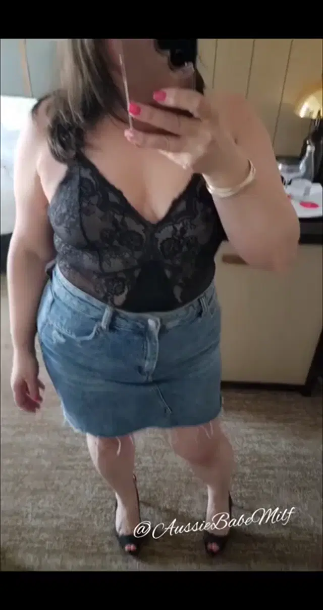 AussieBabeM aka aussiebabem – 10-15-2024 OnlyFans Video – Afternoon delight, anyone