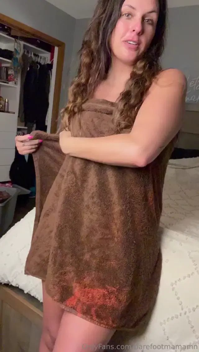 Barefootmamamn aka barefootmamamn – 03-18-2024 OnlyFans Video – Minnesota weather report