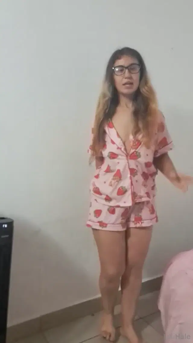 Lilli Hale aka lillihalereal88 – 04-20-2025 OnlyFans Video – Body update 12