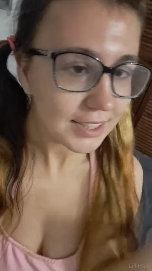 Lilli Hale aka lillihalereal88 – 01-21-2025 OnlyFans Video – Fun facts about me
