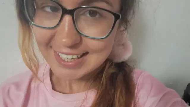 Lilli Hale aka lillihalereal88 – 02-25-2025 OnlyFans Video – Cum on my tongue please