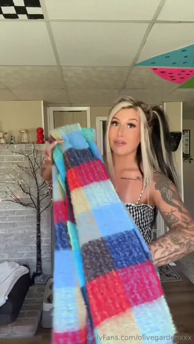 Olive Garden aka olivegardenxxx – 05-13-2026 OnlyFans Video – As previously seen on tik tok