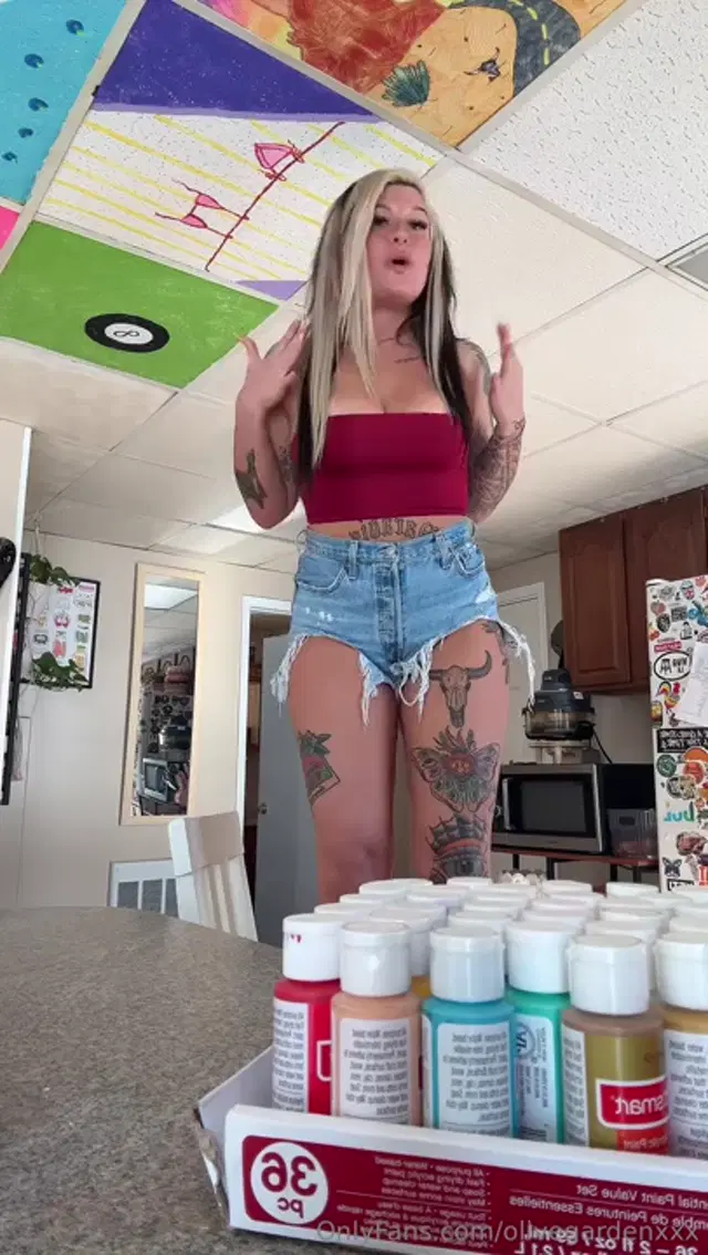 Olive Garden aka olivegardenxxx – 05-11-2026 OnlyFans Video – Gonna start reposting my TikToks here since the vote was yes!!!! Love yall!!!