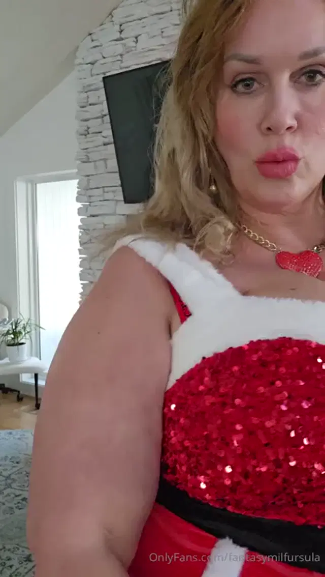 Ursula Andreia aka fantasymilfursula – 12-16-2025 OnlyFans Video – Santa baby tease