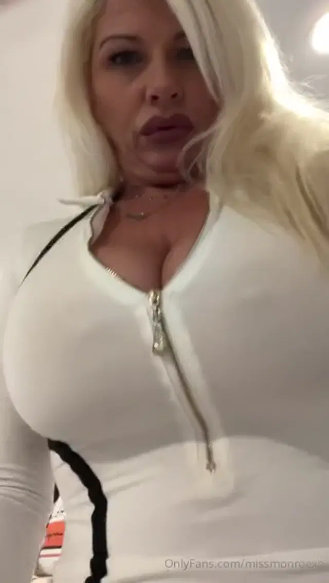 Claudette Monroe aka missmonroexo – 06-26-2024 OnlyFans Video – You want to taste this cougar pussy baby