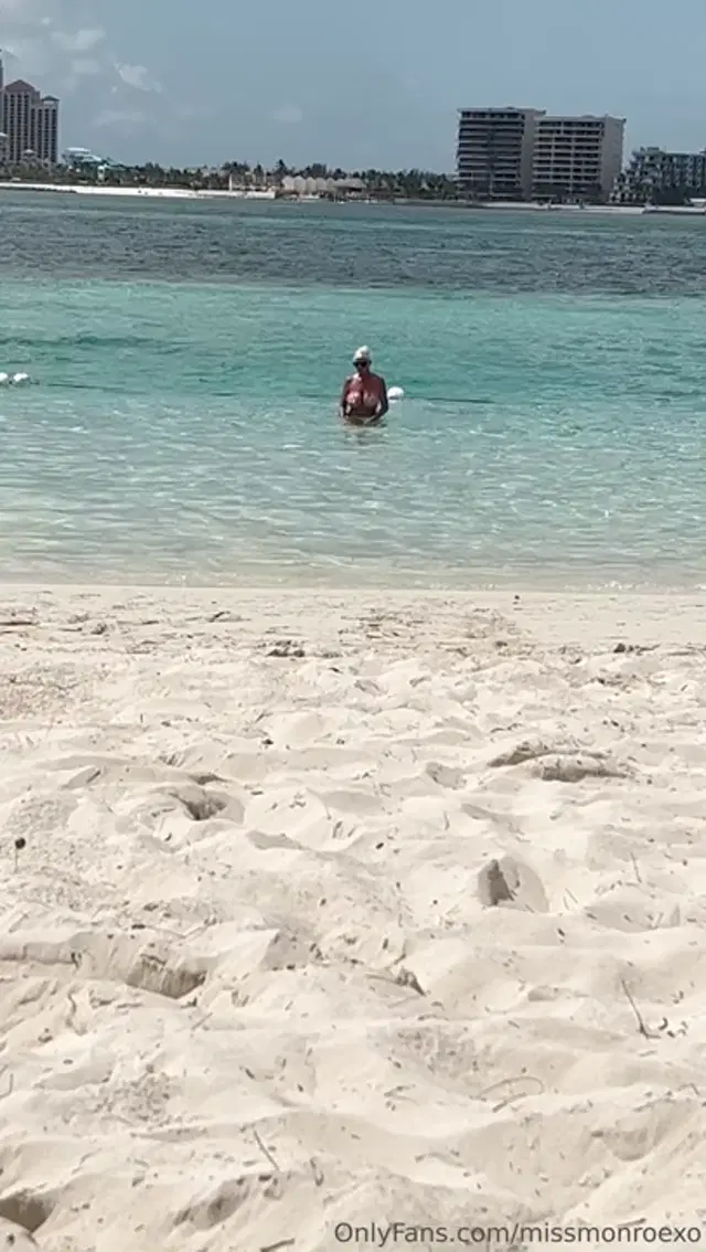 Claudette Monroe aka missmonroexo – 09-01-2025 OnlyFans Video – Look what washed up on the beach