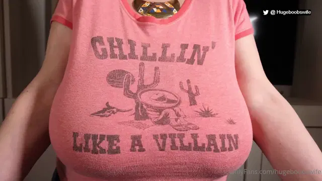 Hugeboobswife aka hugeboobswife – 03-06-2025 OnlyFans Video – Hey babe, starving yet My 38Gs fill this topMamis serving a tasty treat