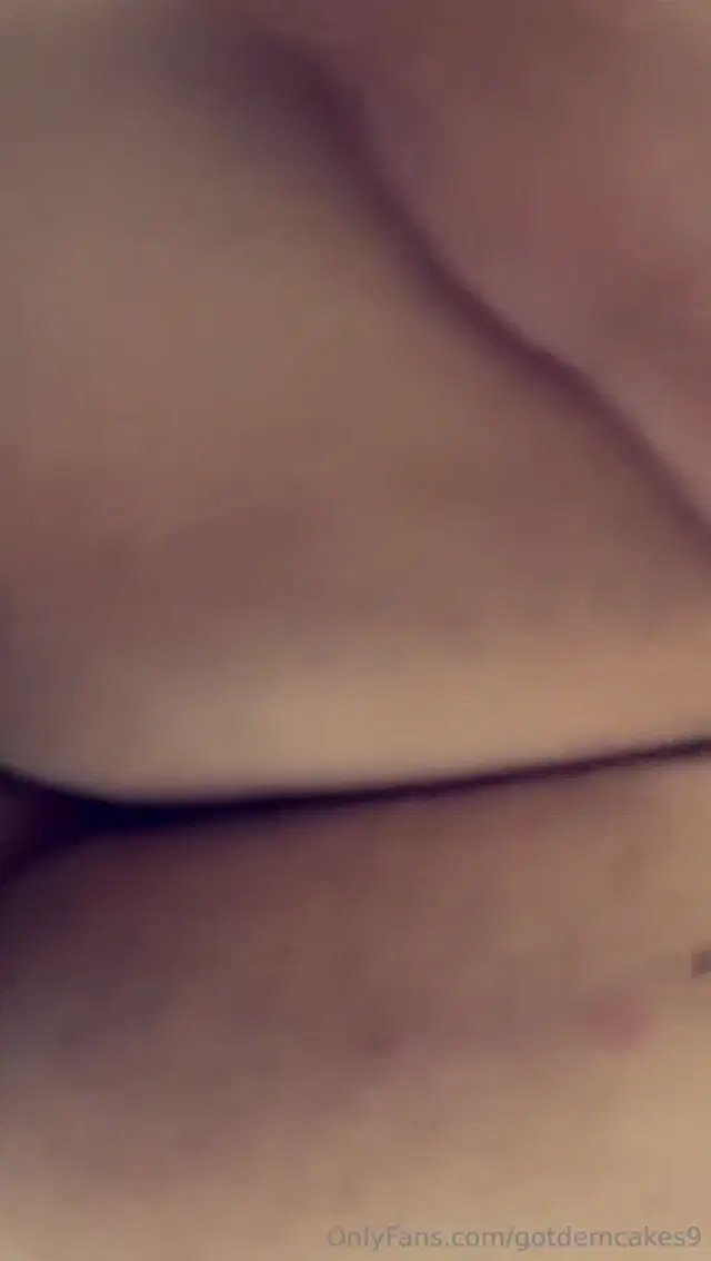 YEREIDA aka gotdemcakes9 – 02-15-2024 OnlyFans Video – I love doggy style_2