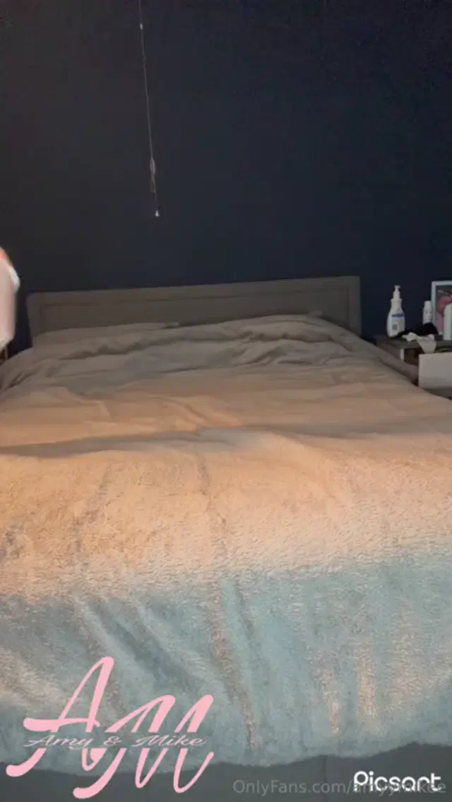 Amy & Mike aka amyymikee – 01-17-2025 OnlyFans Video – Its FriYAY