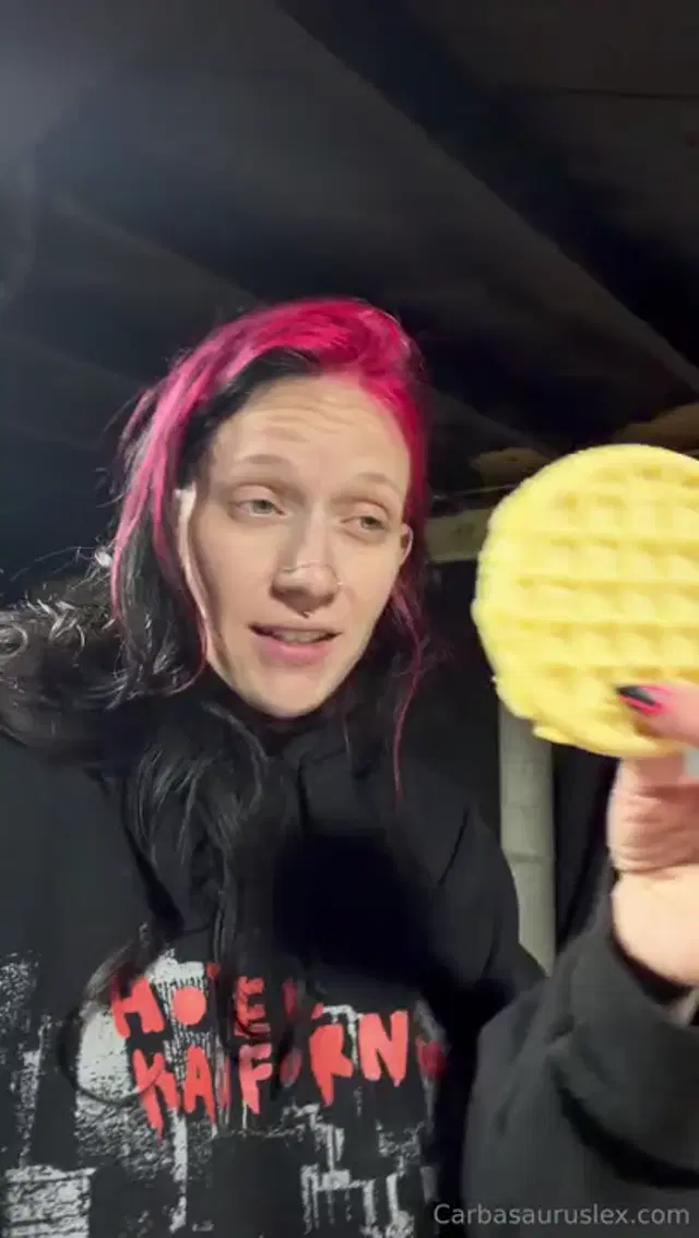Carbasauruslex aka carbasauruslex – 01-28-2026 OnlyFans Video – I may still feel like Dookey and have a unicorn horn coming in on my forehead