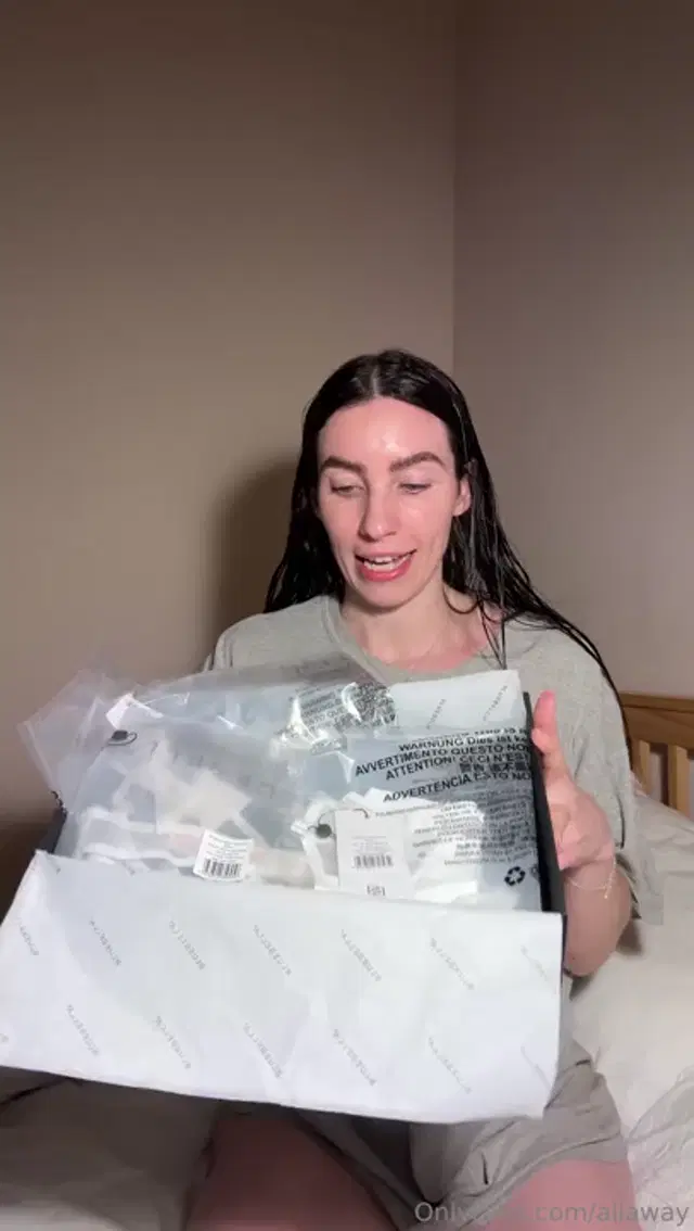 Ali Away aka aliaway – 04-24-2024 OnlyFans Video – Ill be showing each of the sets tried on through your the day amp Ill do