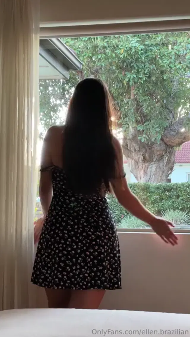 Ellen Salles aka ellensalles_xo – 03-29-2024 OnlyFans Video – I woke up naughty