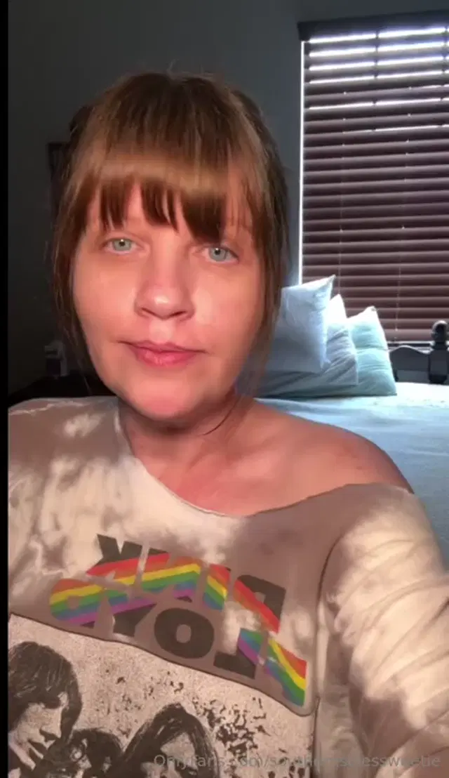 SouthernSoles aka southernsolessweetie – 03-19-2025 OnlyFans Video – I love being your naughty slut