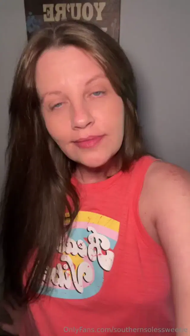 SouthernSoles aka southernsolessweetie – 07-03-2025 OnlyFans Video – Stroke your cock for me tonight