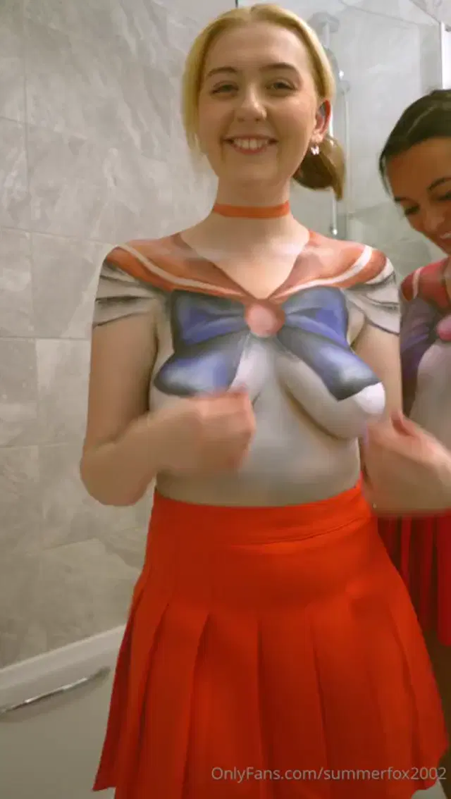 Summer Fox aka summerfox2002 – 03-21-2026 OnlyFans Video – Who wants to see the fabulous emyangofficial and I cleaning our bodypaint off of each other