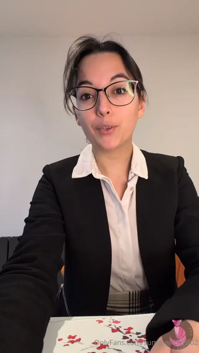 Summer Fox aka summerfox2002 – 03-13-2026 OnlyFans Video – Here’s a fun fetish friday vid for you! I’m your bitchy wife, and I’m going to