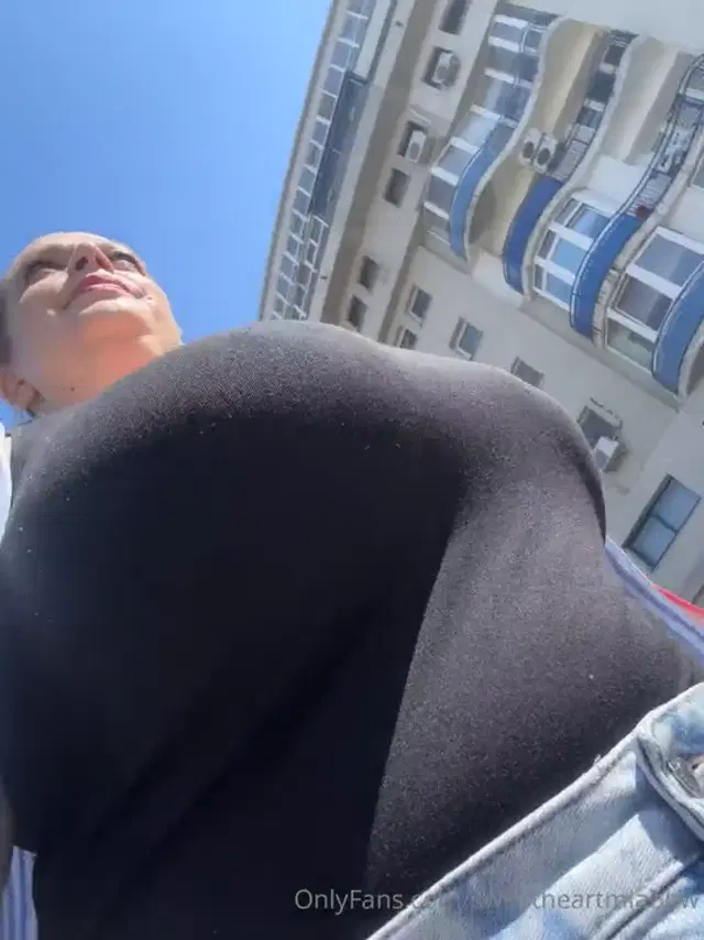 SweetheartMia aka sweetheartmiabbw – 07-01-2025 OnlyFans Video – Jiggling boobies on a sunny day hahaha