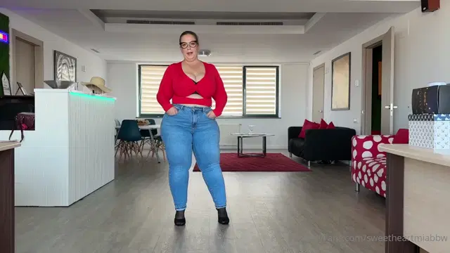 SweetheartMia aka sweetheartmiabbw – 09-10-2025 OnlyFans Video – Secretary’s extra duties