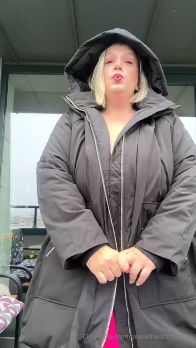 SweetheartMia aka sweetheartmiabbw – 11-11-2025 OnlyFans Video – Big jackets are fun you never know what hides under