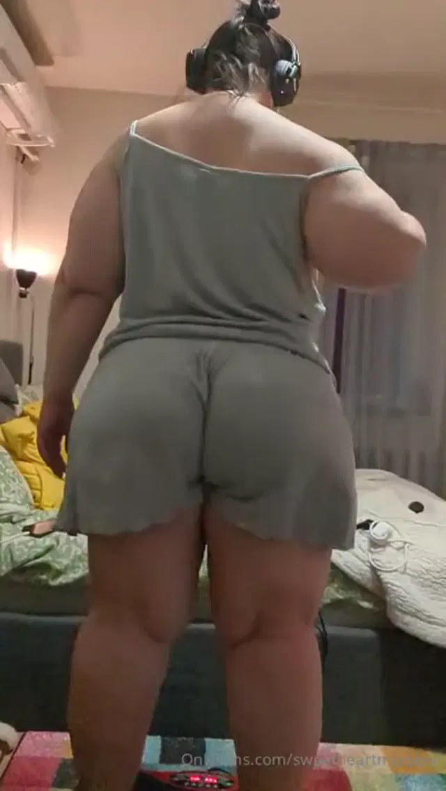 SweetheartMia aka sweetheartmiabbw – 05-31-2026 OnlyFans Video – Excuse the messy bed but this video was to good not to post