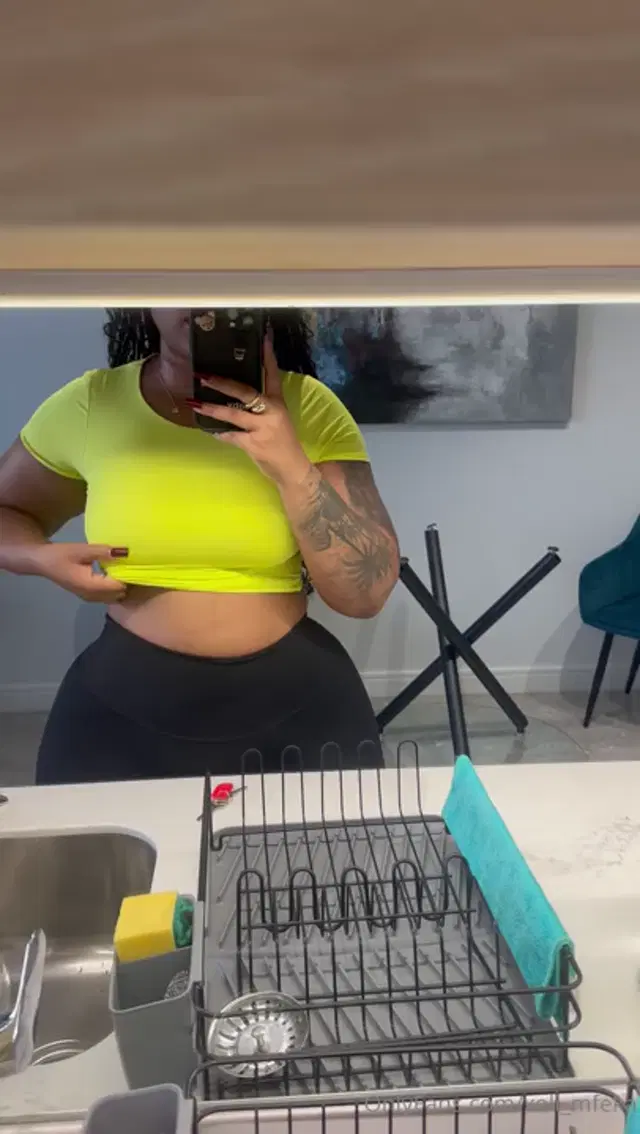 Xoli M aka xoli_mfeka – 01-02-2025 OnlyFans Video – Taken this YEAR Happy New Year my loves