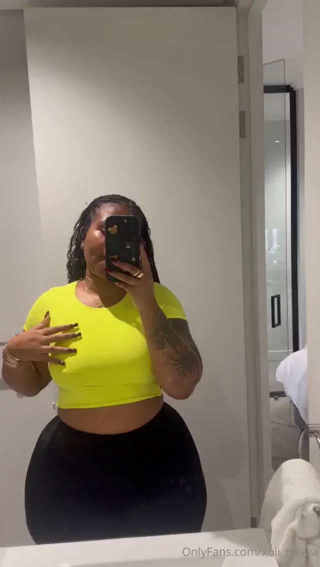 Xoli M aka xoli_mfeka – 01-02-2025 OnlyFans Video – Taken this YEAR Happy New Year my loves_2