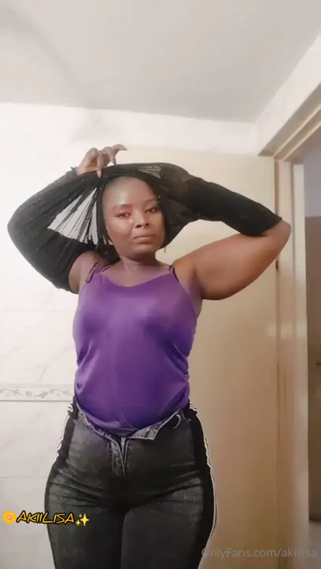 Akiilisa aka akiilisa – 08-25-2025 OnlyFans Video – Undressing after a wild night