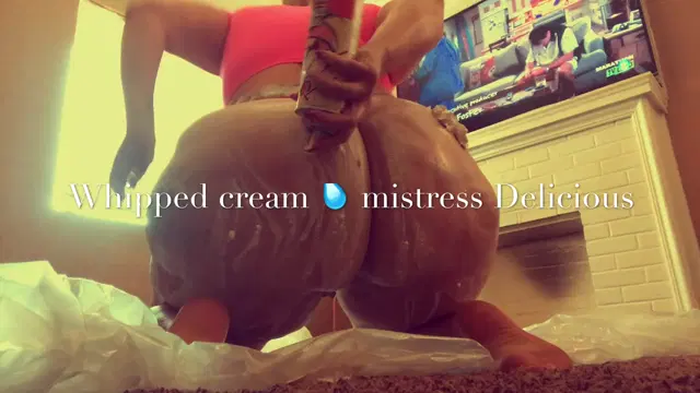 Delicious on Demand aka deliciousondemand – 03-25-2026 OnlyFans Video – Whipped cream booty Sploshing what other food should I rub of my huge delicious