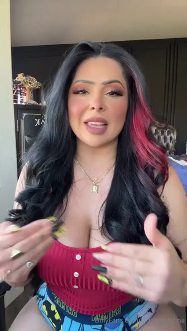 Jasmine Mendez aka laughinglatina – 11-12-2025 OnlyFans Video – Engulf it