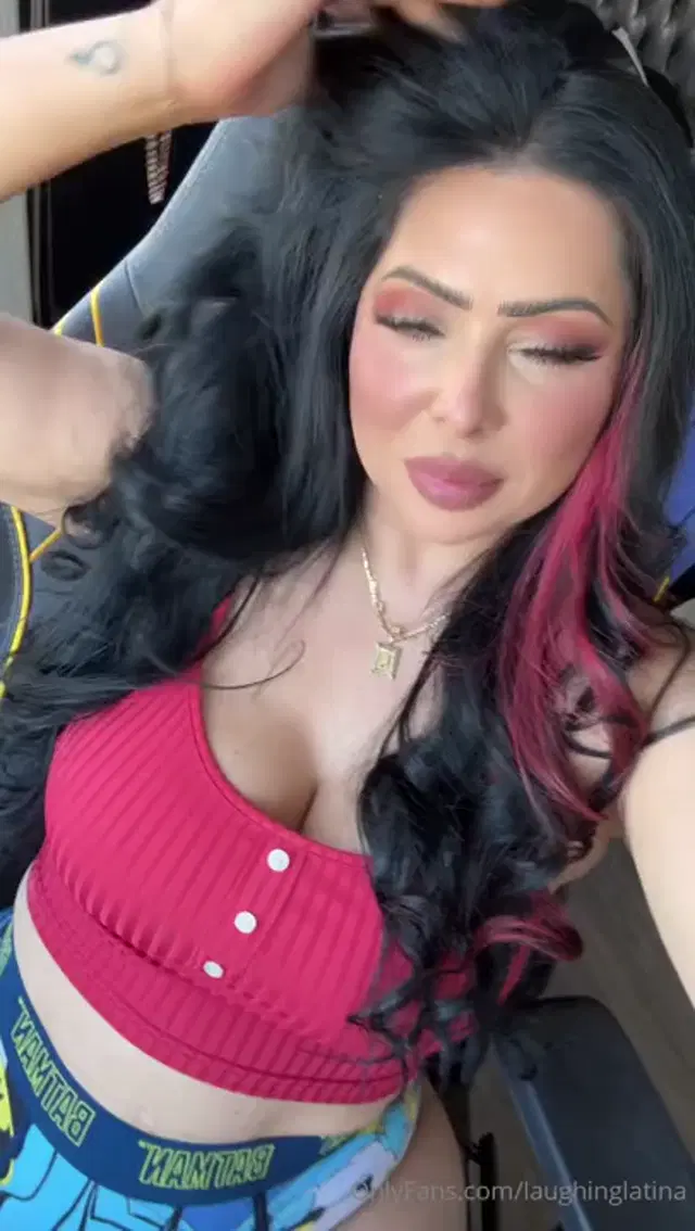 Jasmine Mendez aka laughinglatina – 11-11-2025 OnlyFans Video – Stupid boy think that I need it