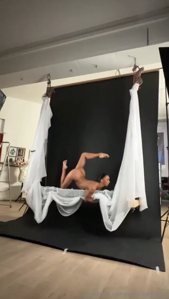 Laetitia Model aka laetitiamodel – 03-20-2025 OnlyFans Video – Today I am sharing with you a behind the scenes from a shoot with a very