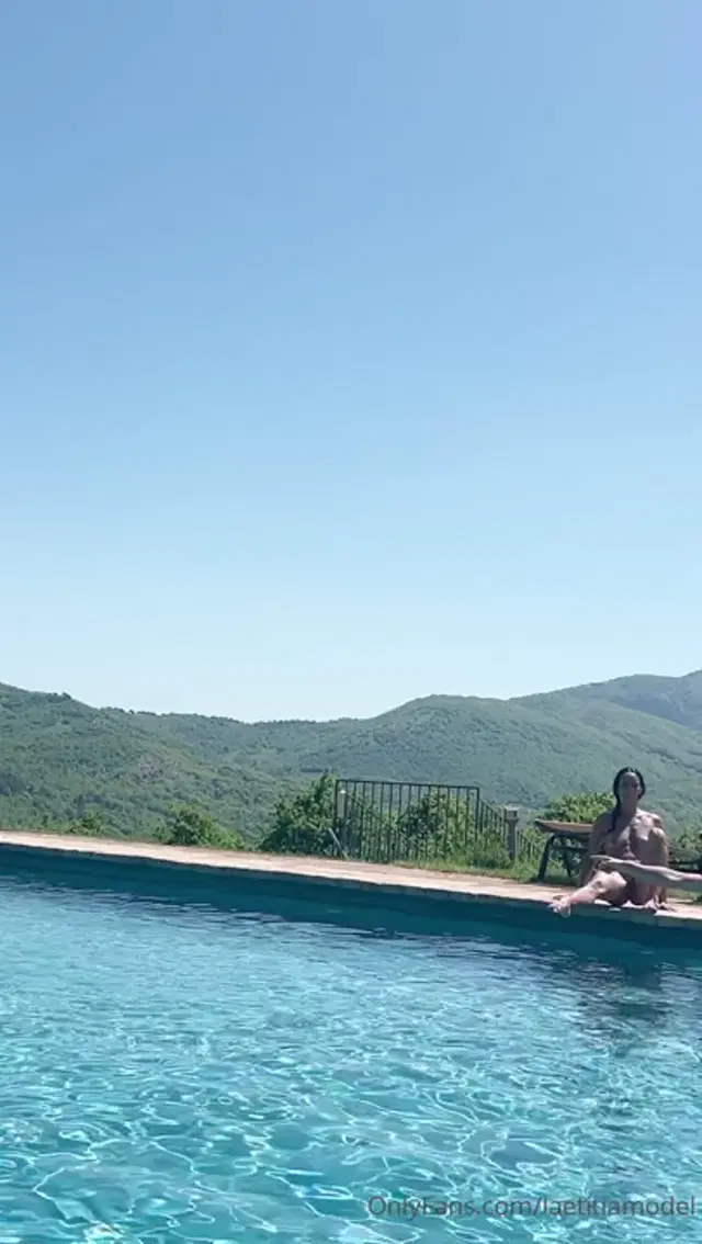 Laetitia Model aka laetitiamodel – 05-21-2026 OnlyFans Video – My first underwater shoot in Tuscany